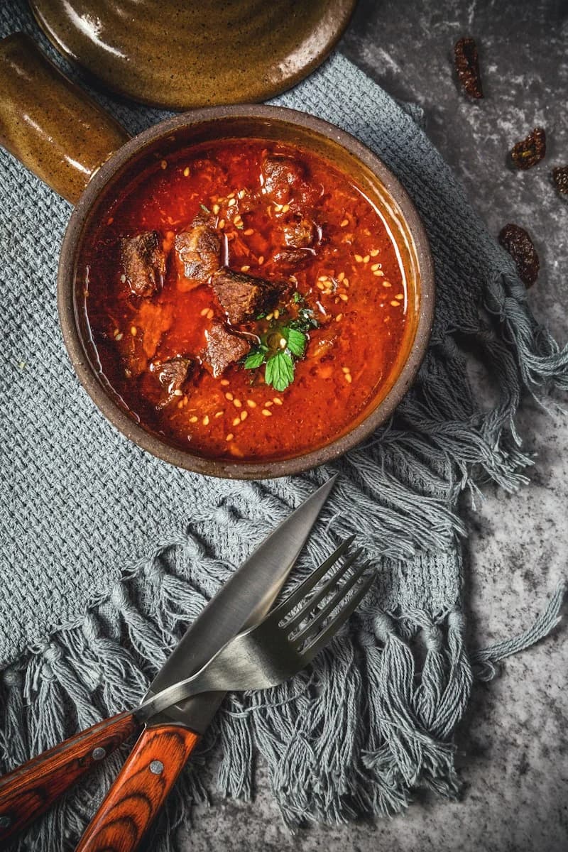 بيف بورغينيون (لحم بقري مطهو ببطء)